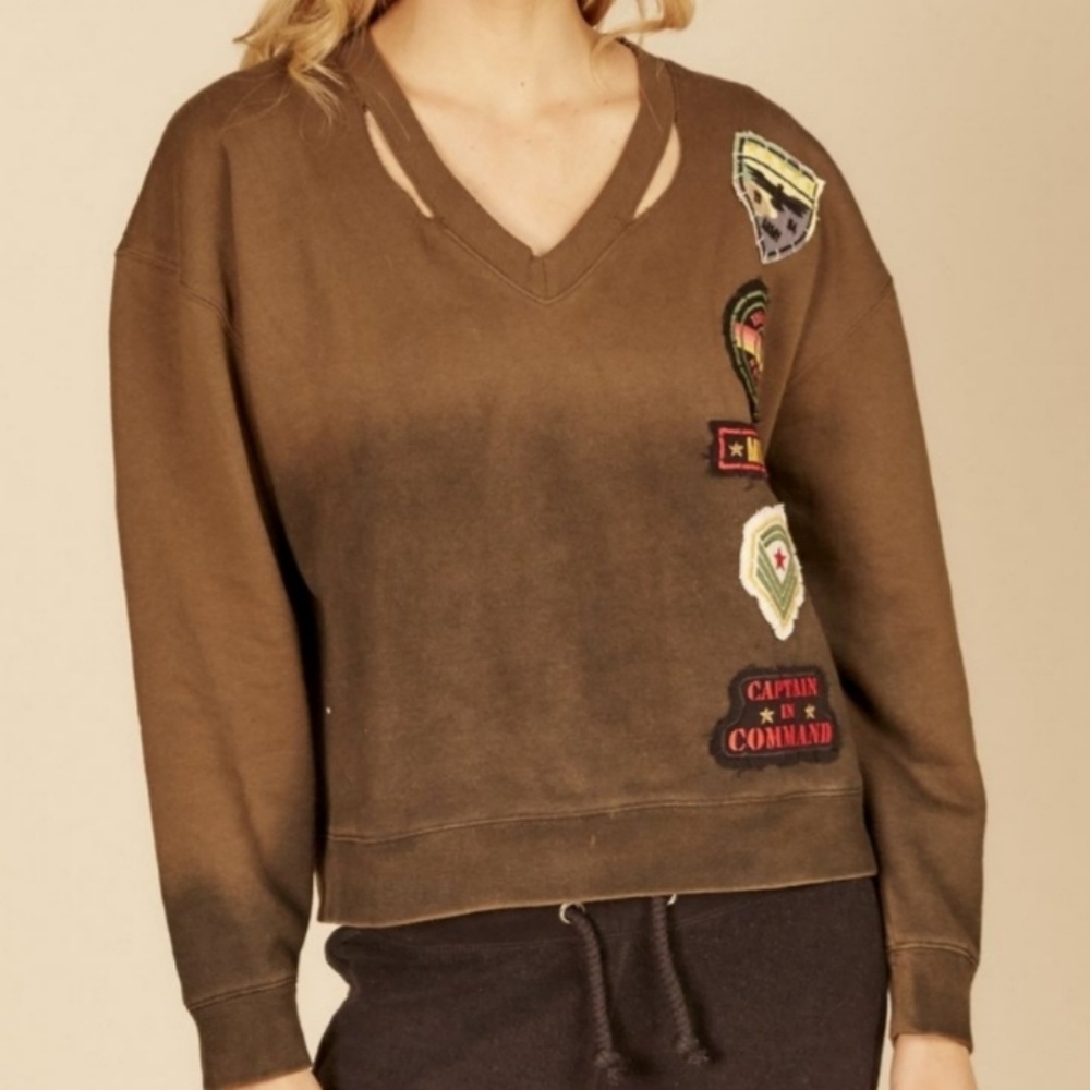 VINTAGE HAVANA - Slash V Neck Patch Sweatshirt